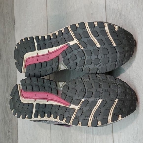 Brooks Womens Ariel 18 Athletic Running Sneakers shoes sz 10 Medium B - Picture 11 of 14